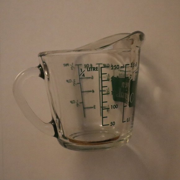 Anchor Hocking Oven Originals - 1/4 Litre - 1 Cup - Green Marking MEASURING CUP - Picture 7 of 8
